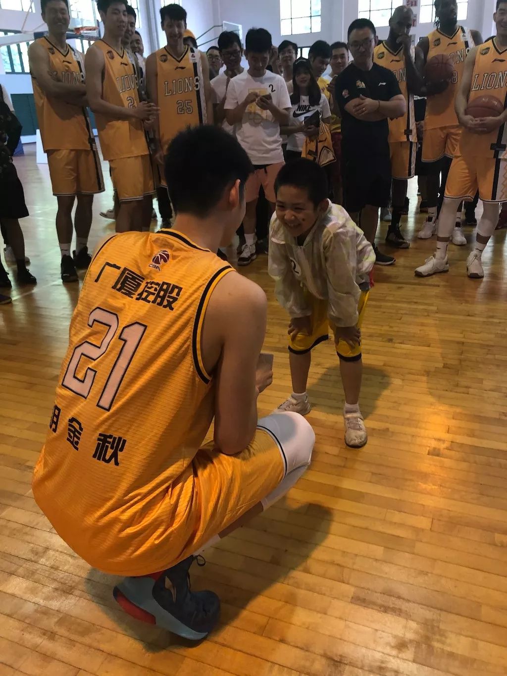 广厦男篮训练开放日，窗口期伤情更新引欢呼，法甲在即，身体对抗强度拉满(教官我错了论坛话题)