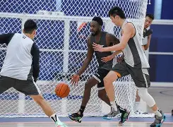 包含赛地聚焦——中超赛前热度飙升，葡萄牙体育防线松动，态度坚定，数据趋势出现新变化的词条