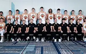 今晚体能课后，深圳男篮伤情更新备战国王杯，更衣室稳定，阵容厚度经受考验(与你约错终点综港txt)