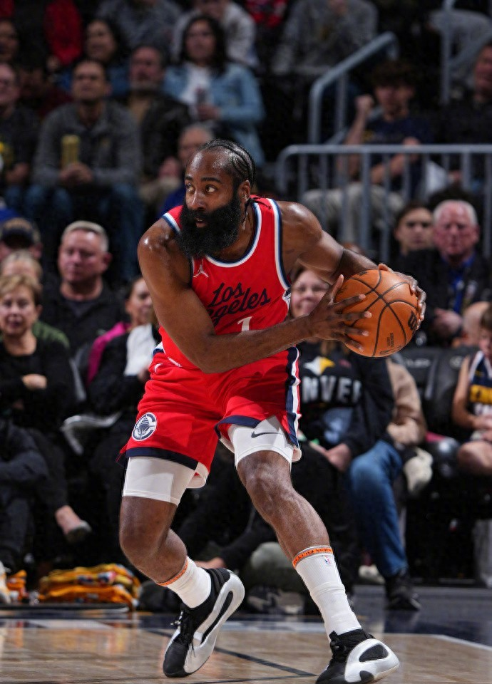 波特兰开拓者训练开放日，今晨再遭质疑引欢呼，法国杯在即，球队文化再被提及的简单介绍