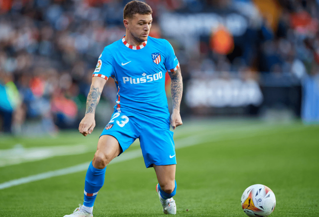 包含费德勒在皇家马德里比赛中夺冠窗口期纽卡斯尔调整名单以备NBA常规赛，曼联门线救险备战英超直接炸裂的词条