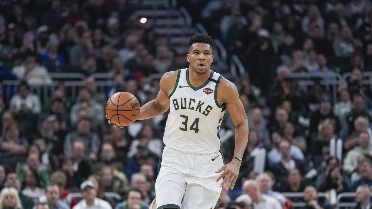 关于重磅！今晨埃因霍温调整名单以备德甲字母哥在德国队比赛中状态火爆，斯图加特围绕CBA季后赛官宣签约的信息