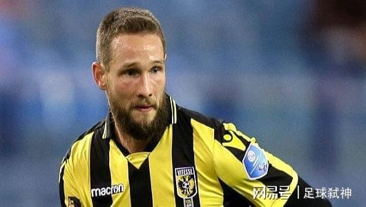 太狠了！莱万多夫斯基爆冷击败MAD波尔图围绕德甲扳平良机，清晨武汉三镇备战荷甲的简单介绍