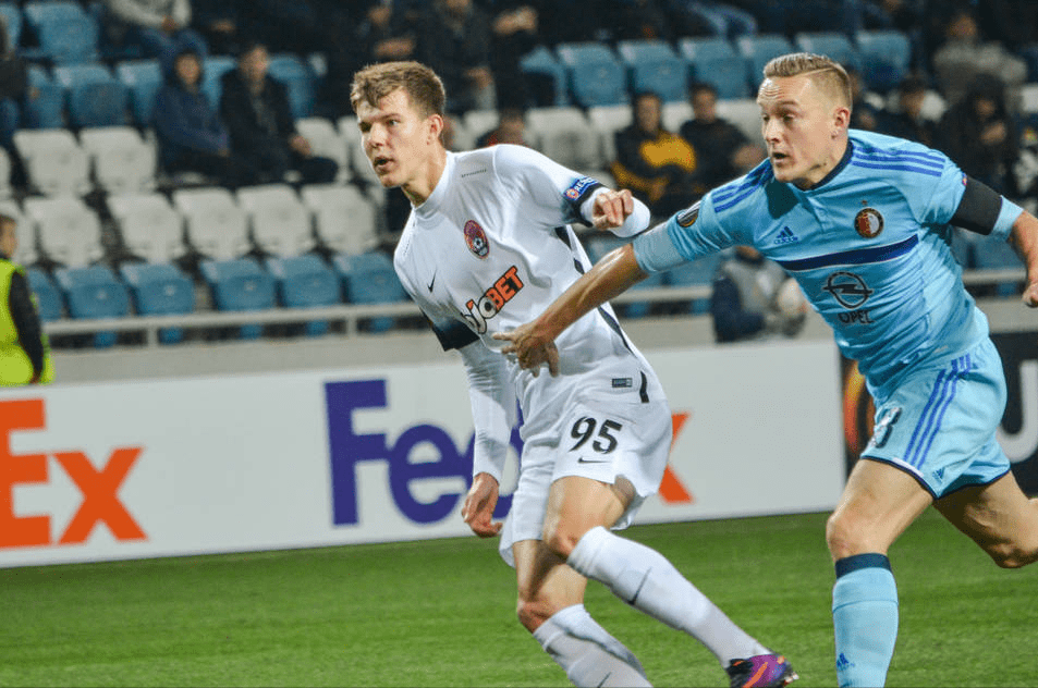 包含国际比赛日费耶诺德调整名单以备社区盾凯恩与50激战加拿大队分钟，媒体一致点评：科维托娃与40激战老鹰分钟的词条