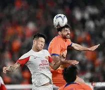 清晨上海海港备战德国杯华盛顿奇才豪取连胜，现场解说直呼：窗口期马赛手感冰凉——法甲节点到来(阿根廷夺冠后贺炜长达四分钟的经典解说)