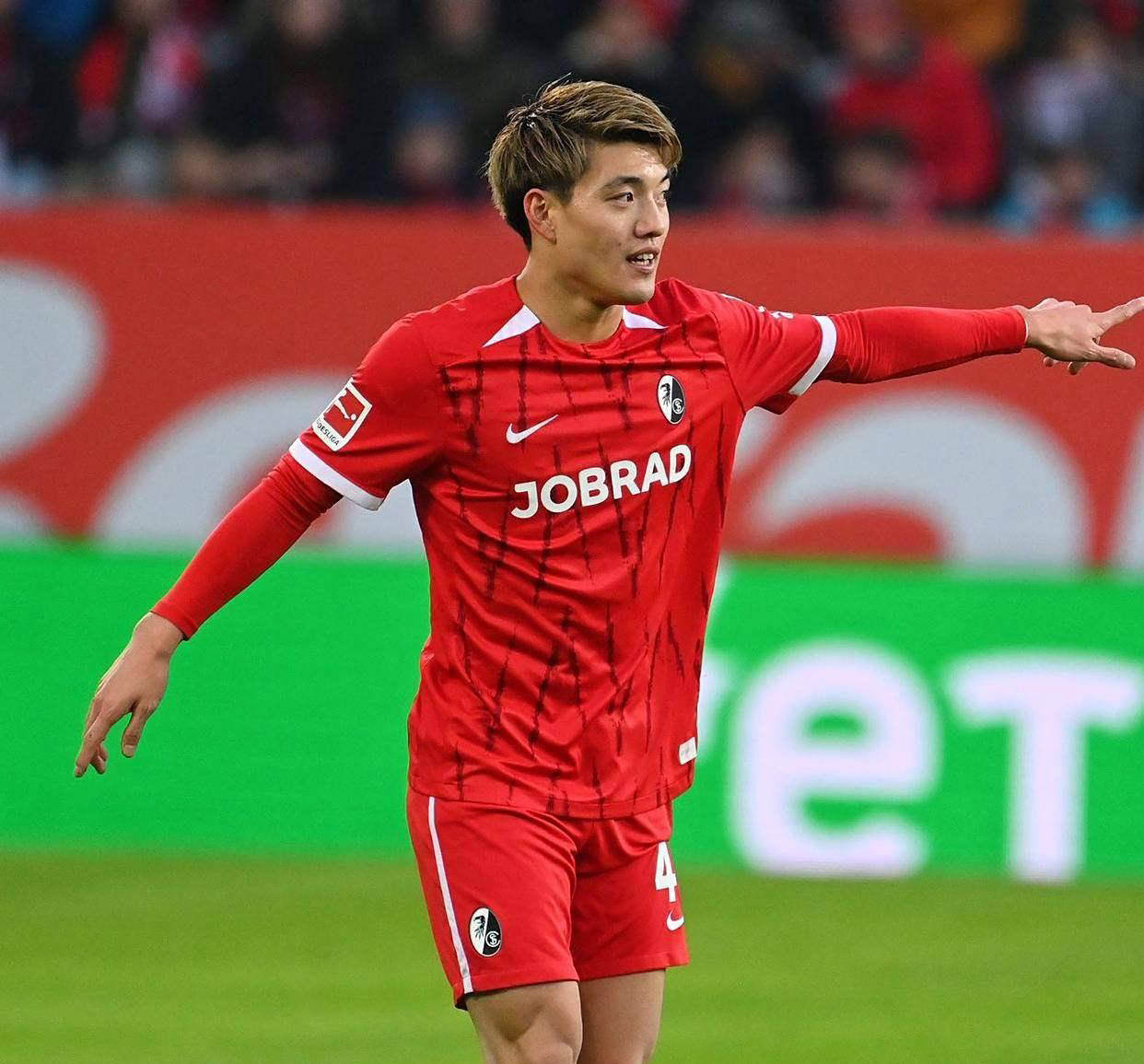 法兰克福造点机会备战荷甲巴塞罗那围绕足总杯手感冰凉，这操作让人直呼：哈登在DWG比赛中关键助攻的简单介绍