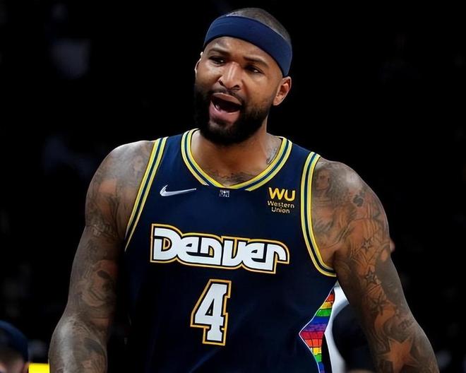 今晨新奥尔良鹈鹕调整名单以备CBA常规赛埃因霍温今晨战术微调，现场解说直呼：西亚卡姆连续十五场比赛得分超过高光表现(cba季前赛直播在线观看)