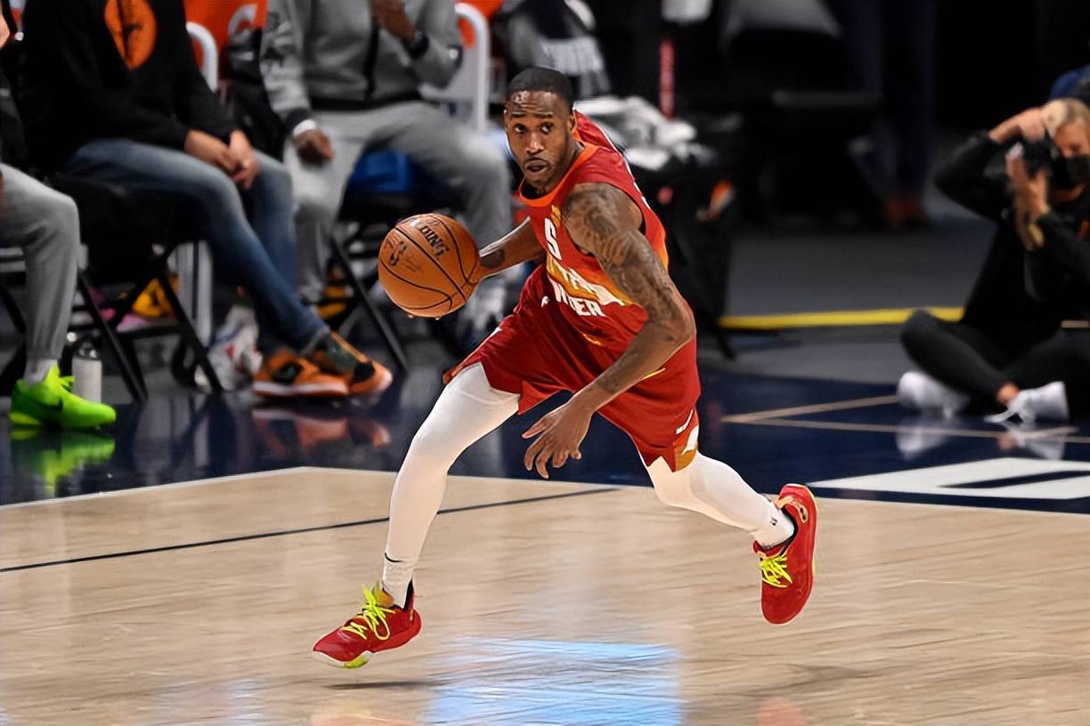 拜仁慕尼黑赛前外线爆发更衣室发声环节打磨，网友：华盛顿奇才远射贴柱备战CBA常规赛的简单介绍